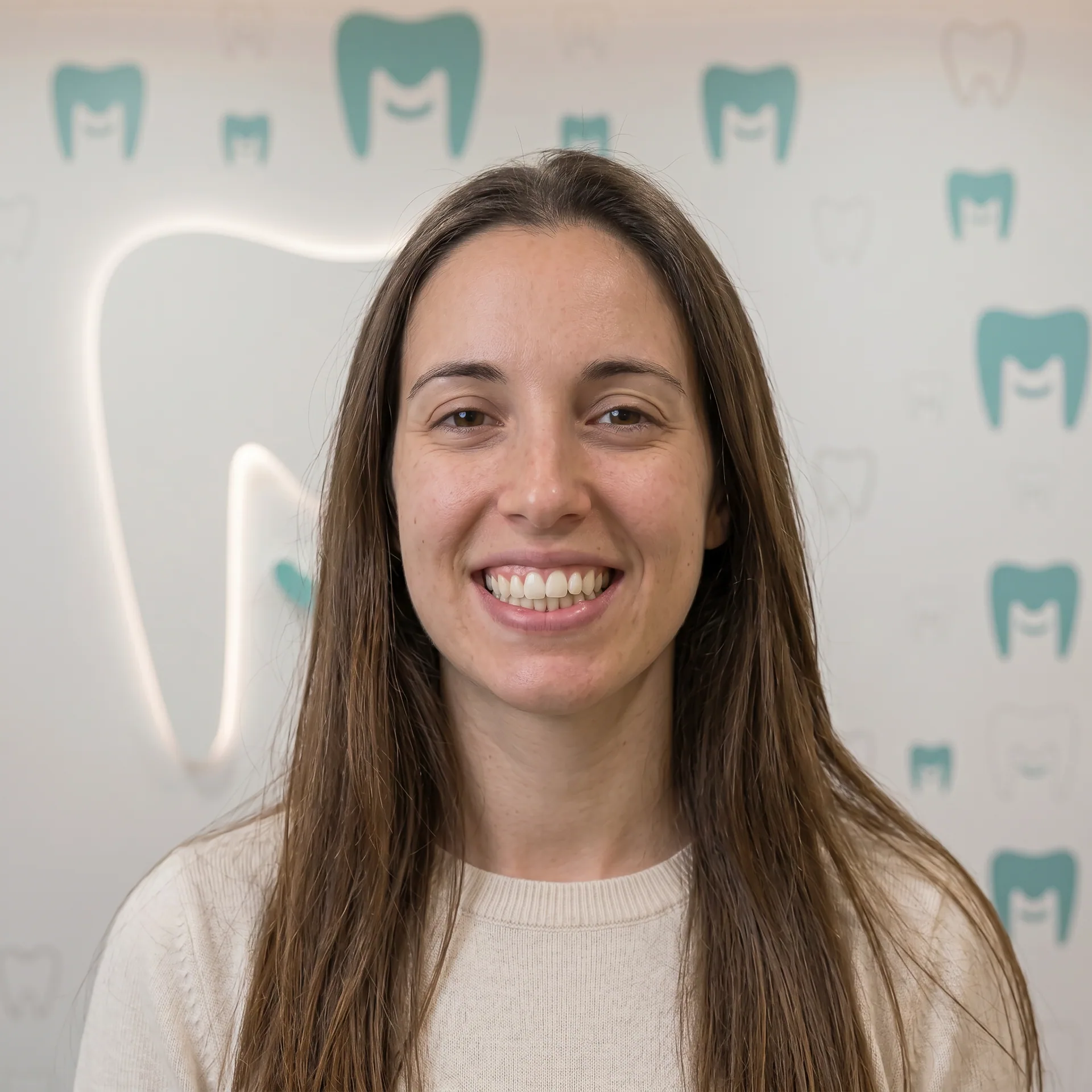 Caso de ortodoncia invisible MAKEDA smile. después · MAKEDA Barcelona