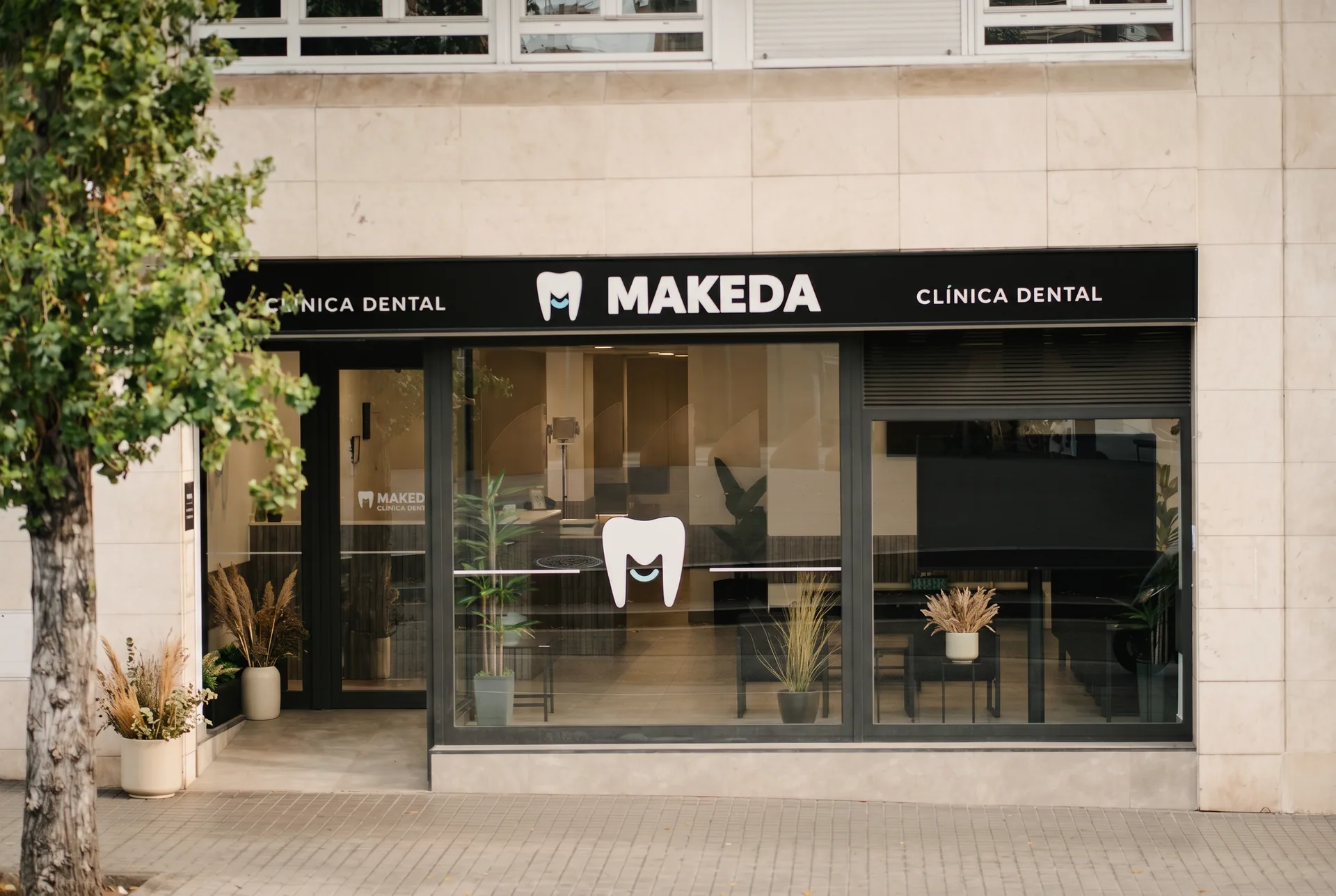 Clínica MAKEDA Barcelona — Rambla del Brasil 58, 08028 Barcelona
